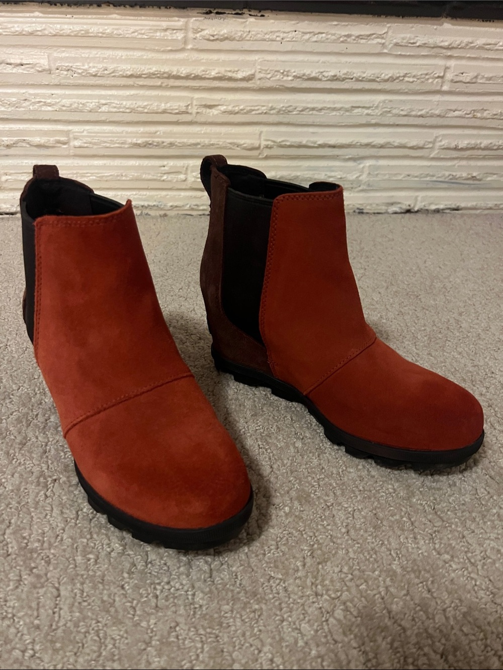 SOREL Women’s Rust Suede Chelsea Ankle Boots - Size 8